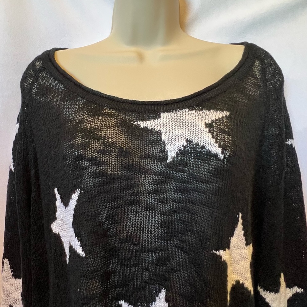 Non Branded Women’s White Star patterned cardigan Sweater - Picture 3 of 6